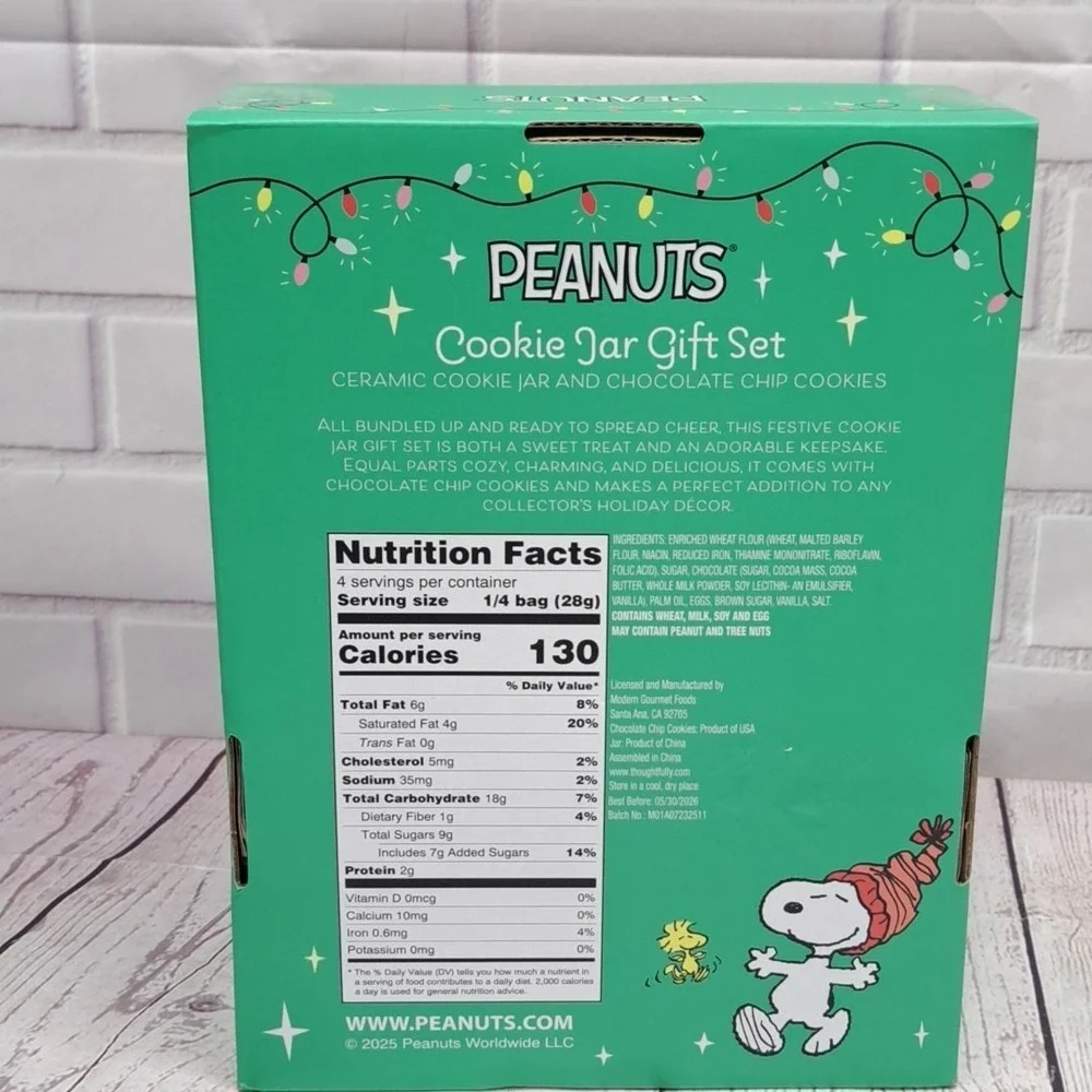 Peanuts Snoopy Doghouse Cookie Jar Gift Set, Ceramic W/Cookies